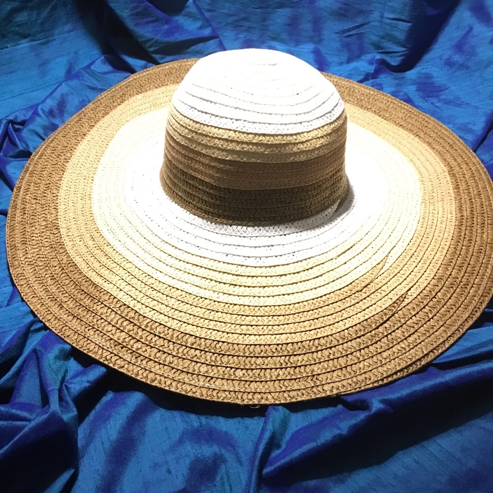 BROWN AND TAN STRAW HAT